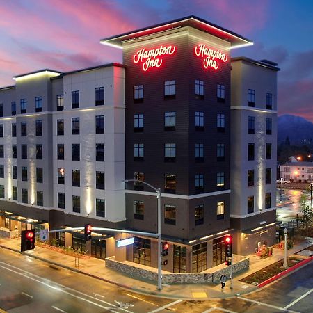 Hampton Inn Riverside Downtown Ngoại thất bức ảnh