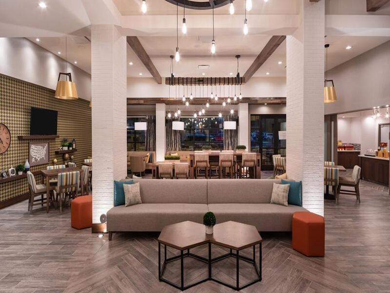 Hampton Inn Riverside Downtown Ngoại thất bức ảnh