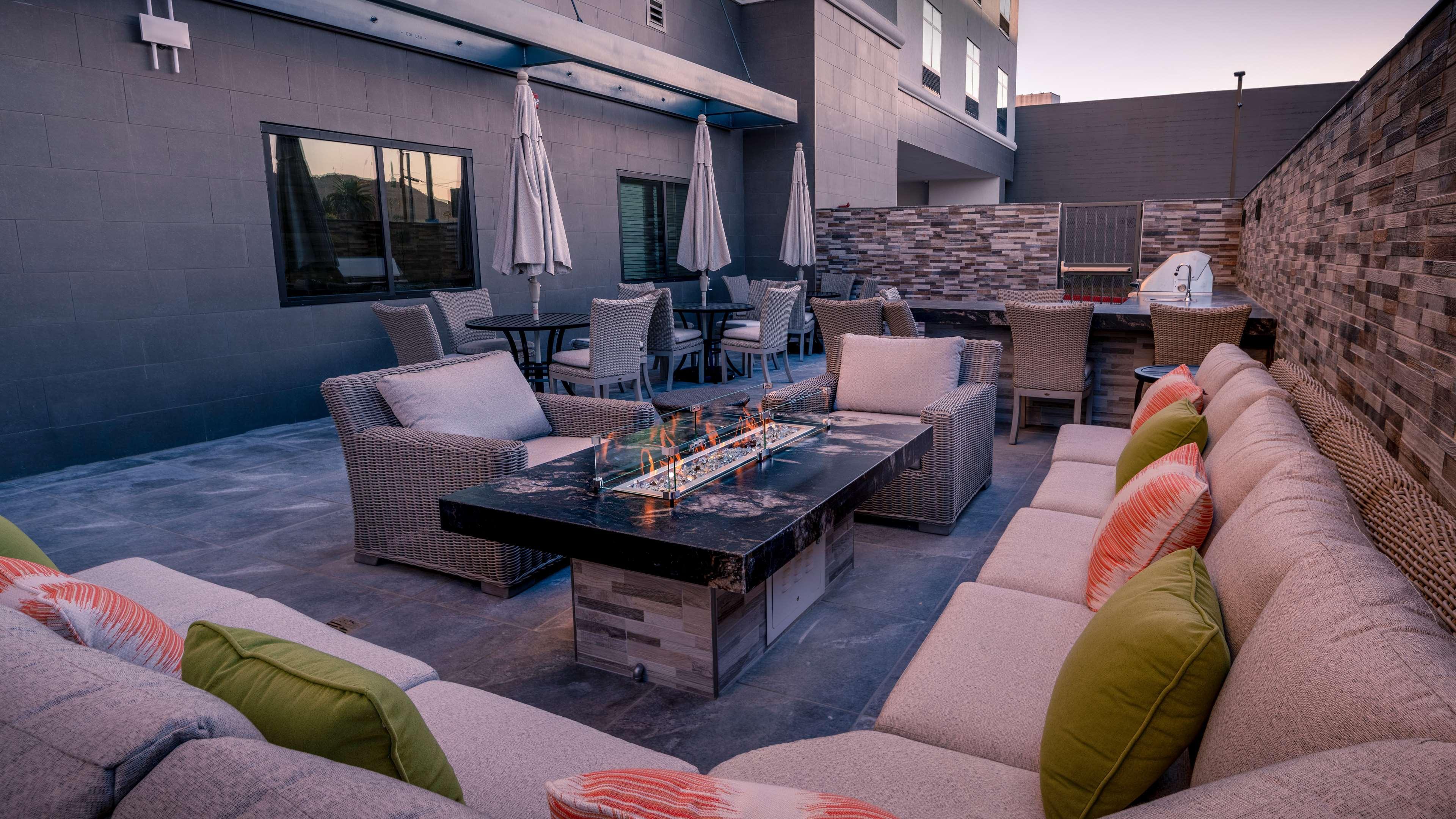Hampton Inn Riverside Downtown Ngoại thất bức ảnh