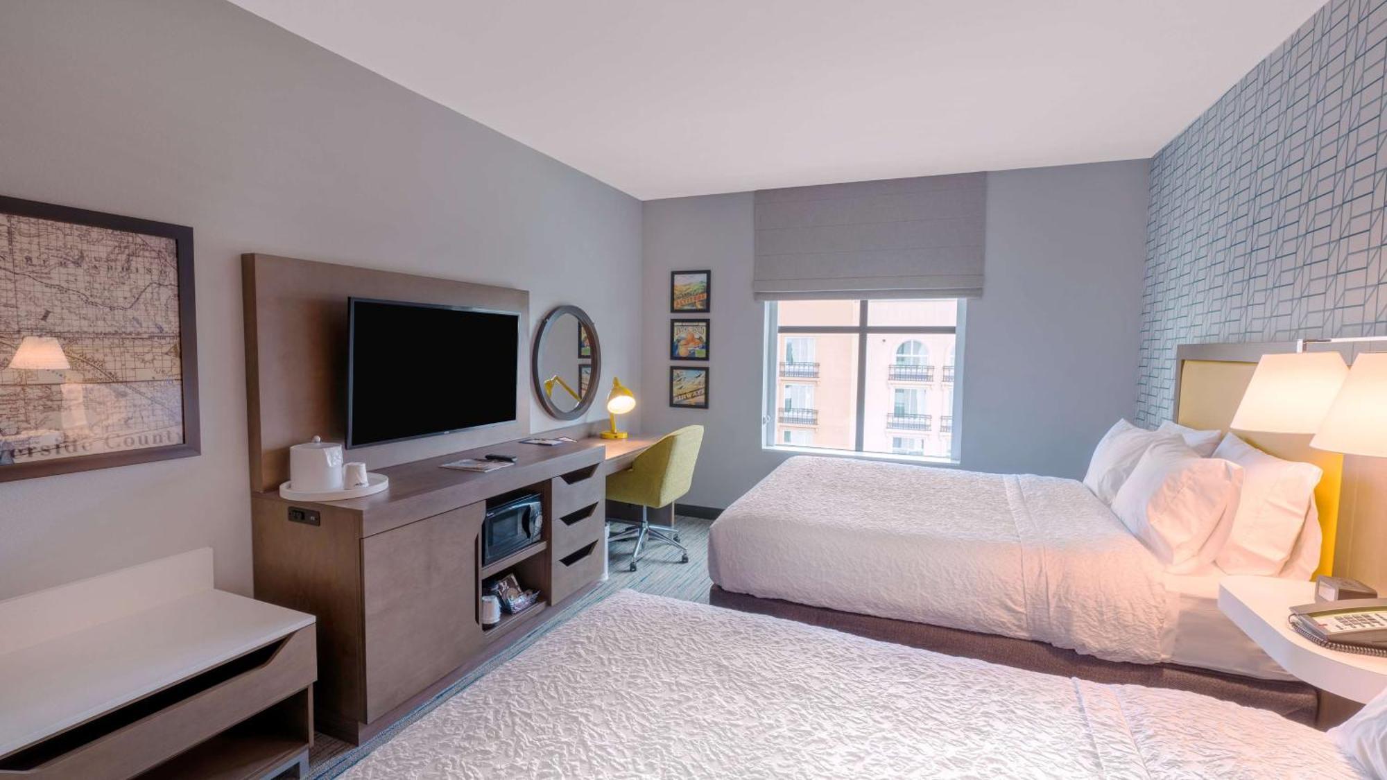 Hampton Inn Riverside Downtown Ngoại thất bức ảnh