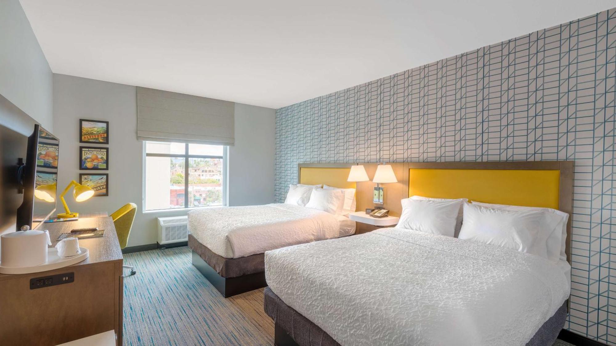 Hampton Inn Riverside Downtown Ngoại thất bức ảnh